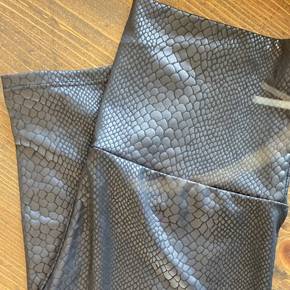 Snake Print Leggings - Picture 1 of 2